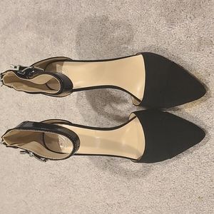 Black woman shoes size 10